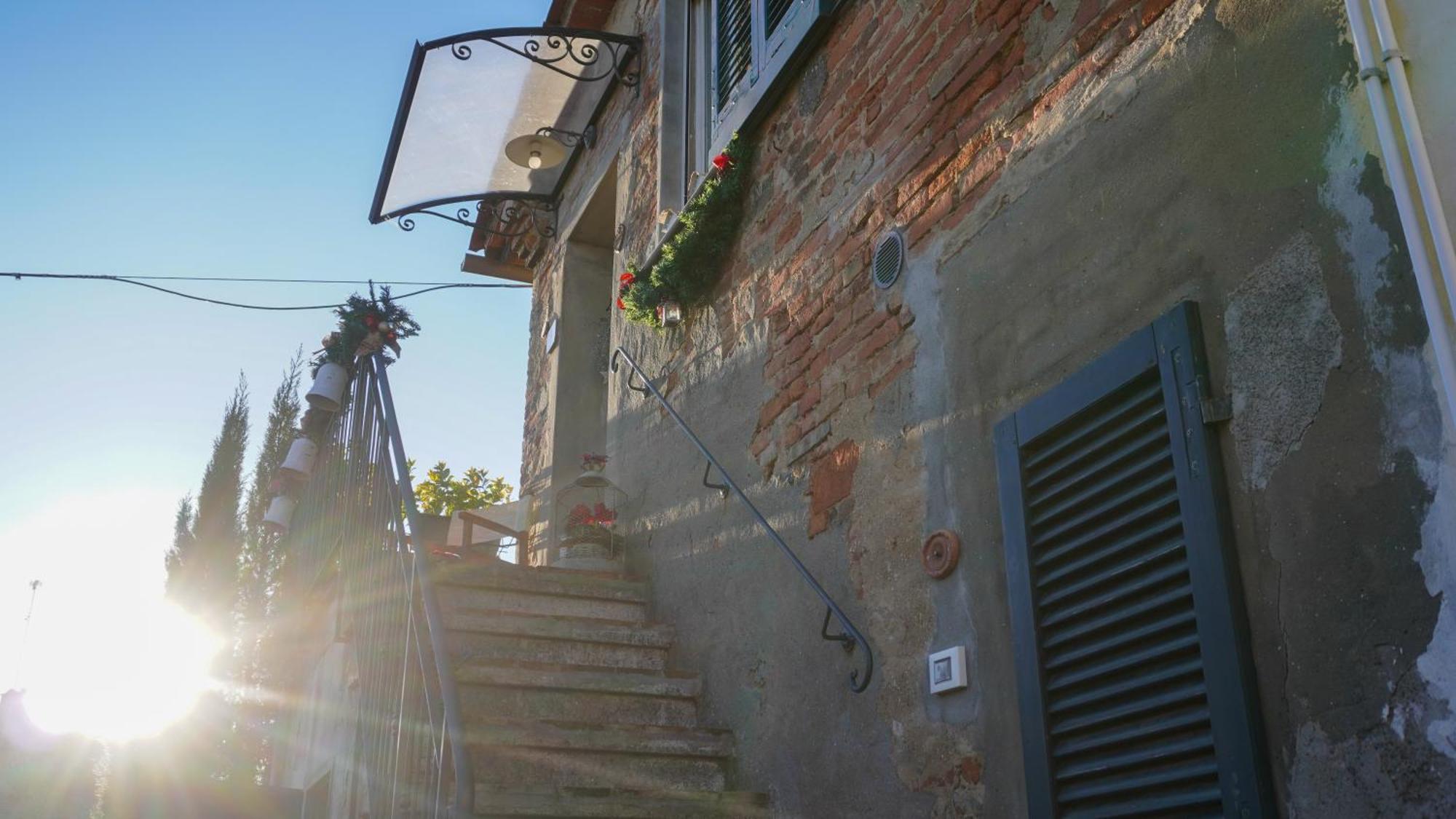Appartamenti La Rocca Palaia Exteriör bild